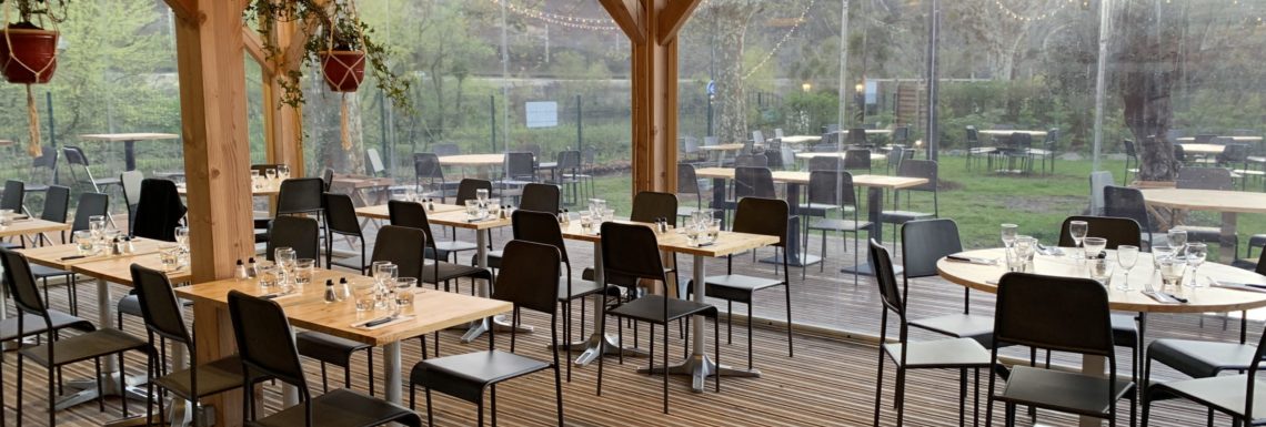 La guinguette - vue de l'intérieur du restaurant